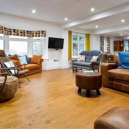 Sleeps 12 With Wifi Ambleside