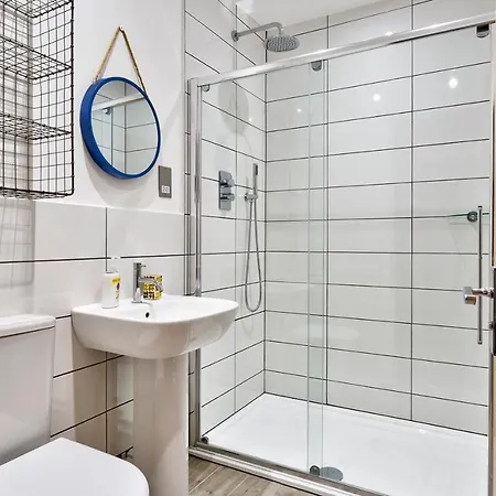 Willa Sleeps 12 With Wifi *