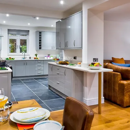 Willa Sleeps 12 With Wifi Ambleside